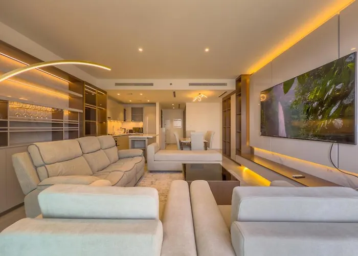 Elegant 2-Br With Modern Comfort