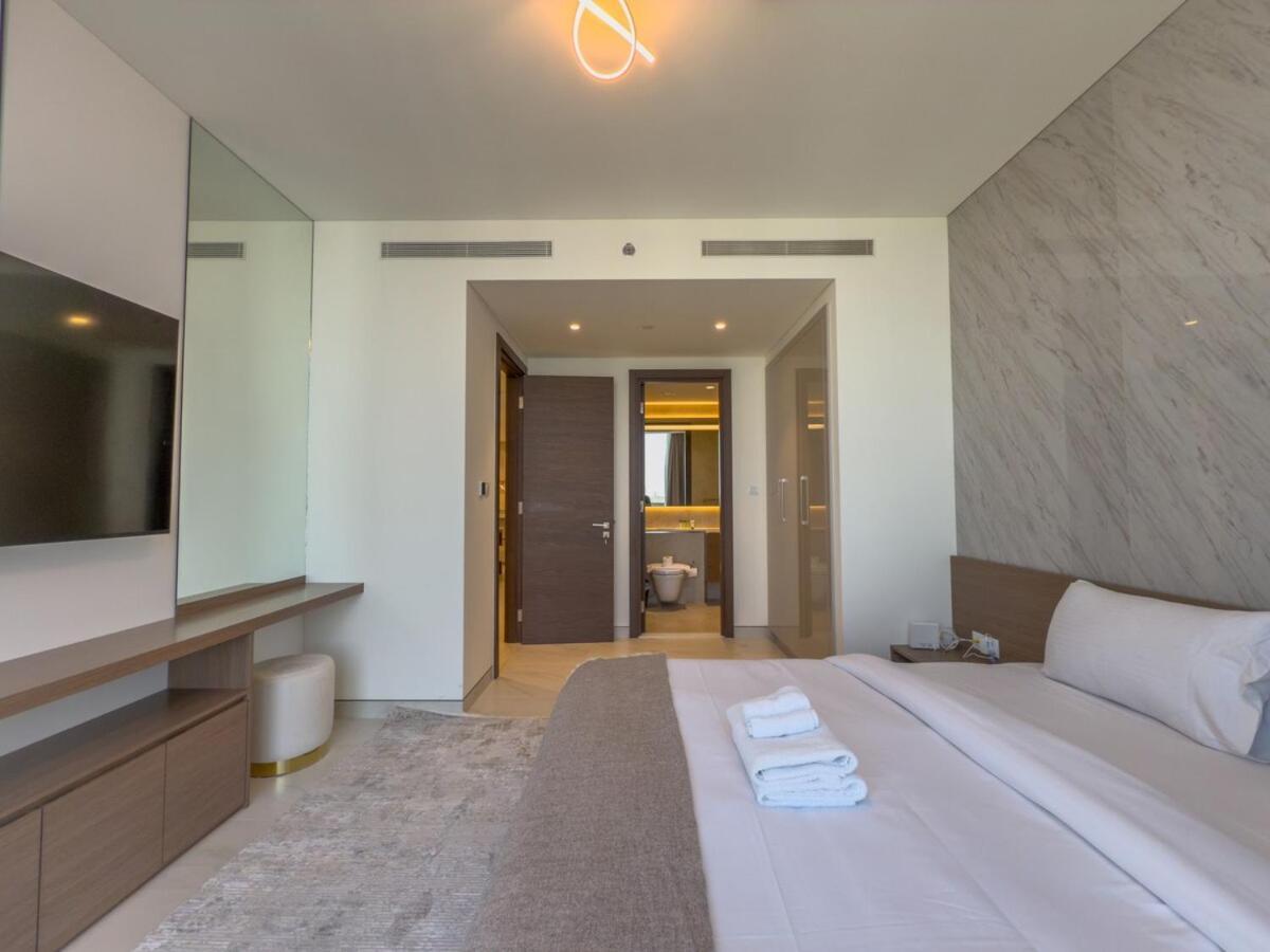 Elegant 2-br With Modern Comfort