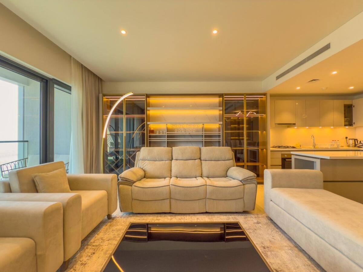 Elegant 2-br With Modern Comfort Apartment