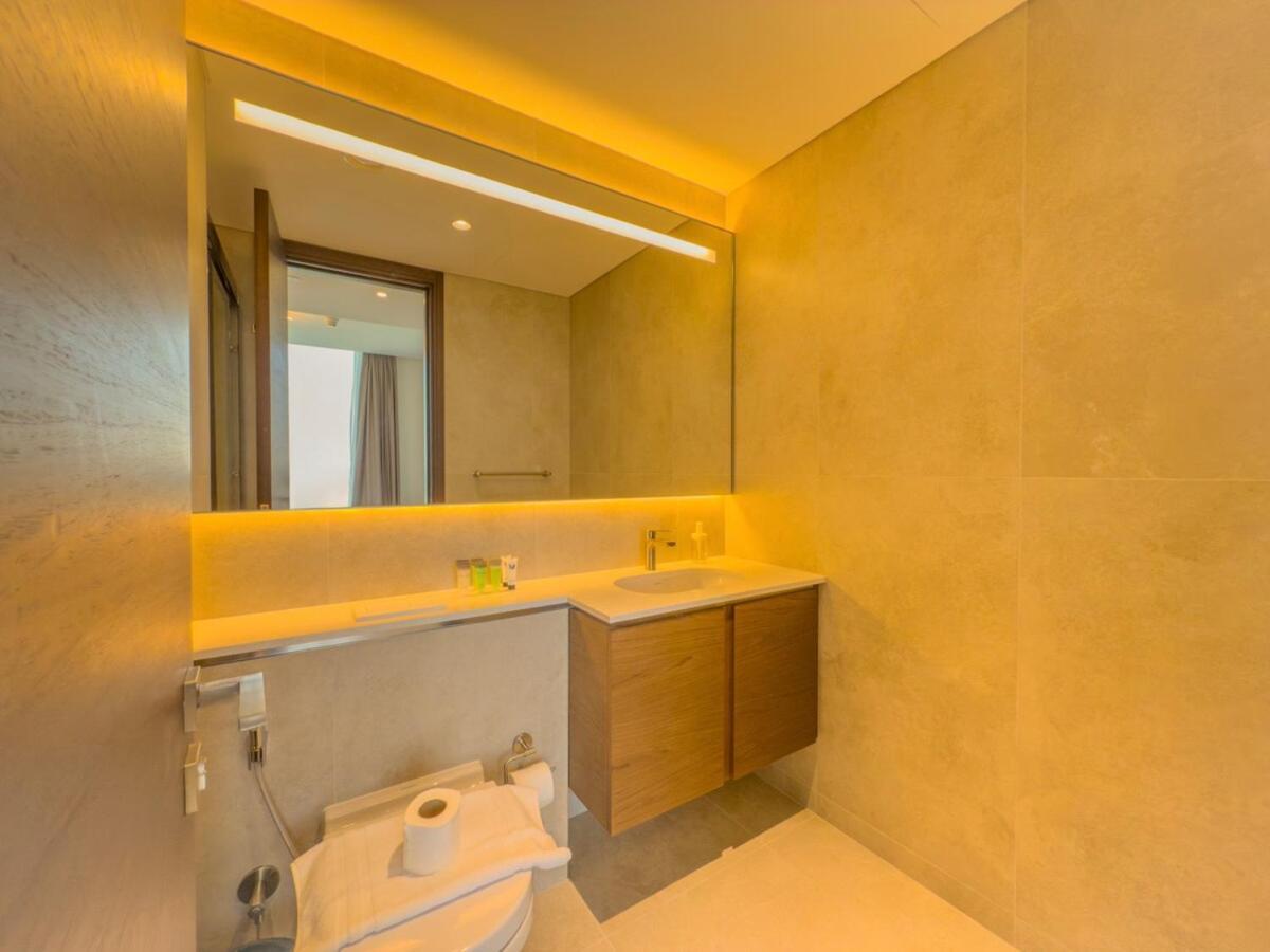 Elegant 2-br With Modern Comfort Dubai