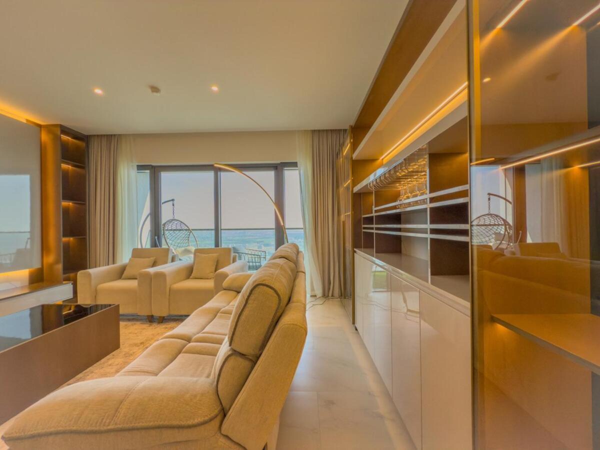 Elegant 2-br With Modern Comfort Apartment Dubai