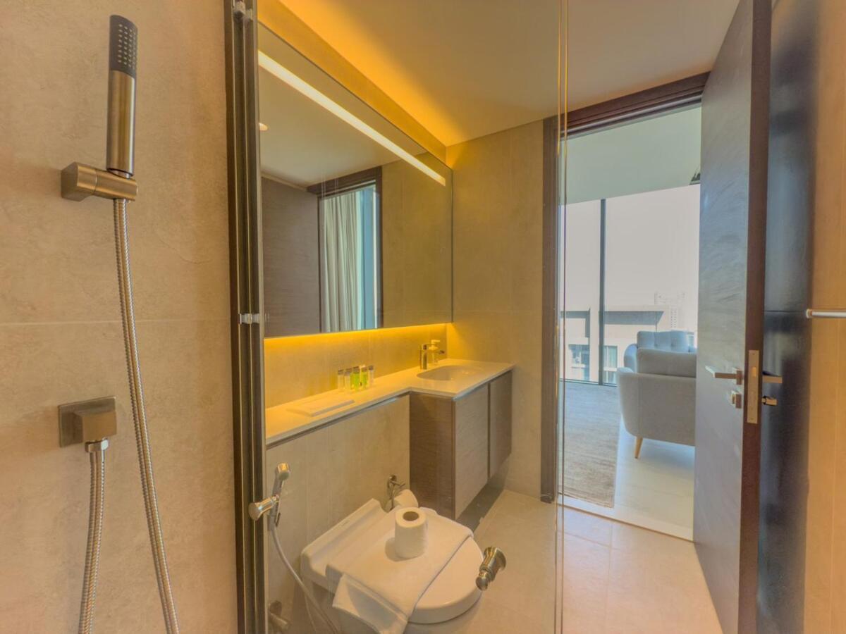 Elegant 2-br With Modern Comfort Apartment *