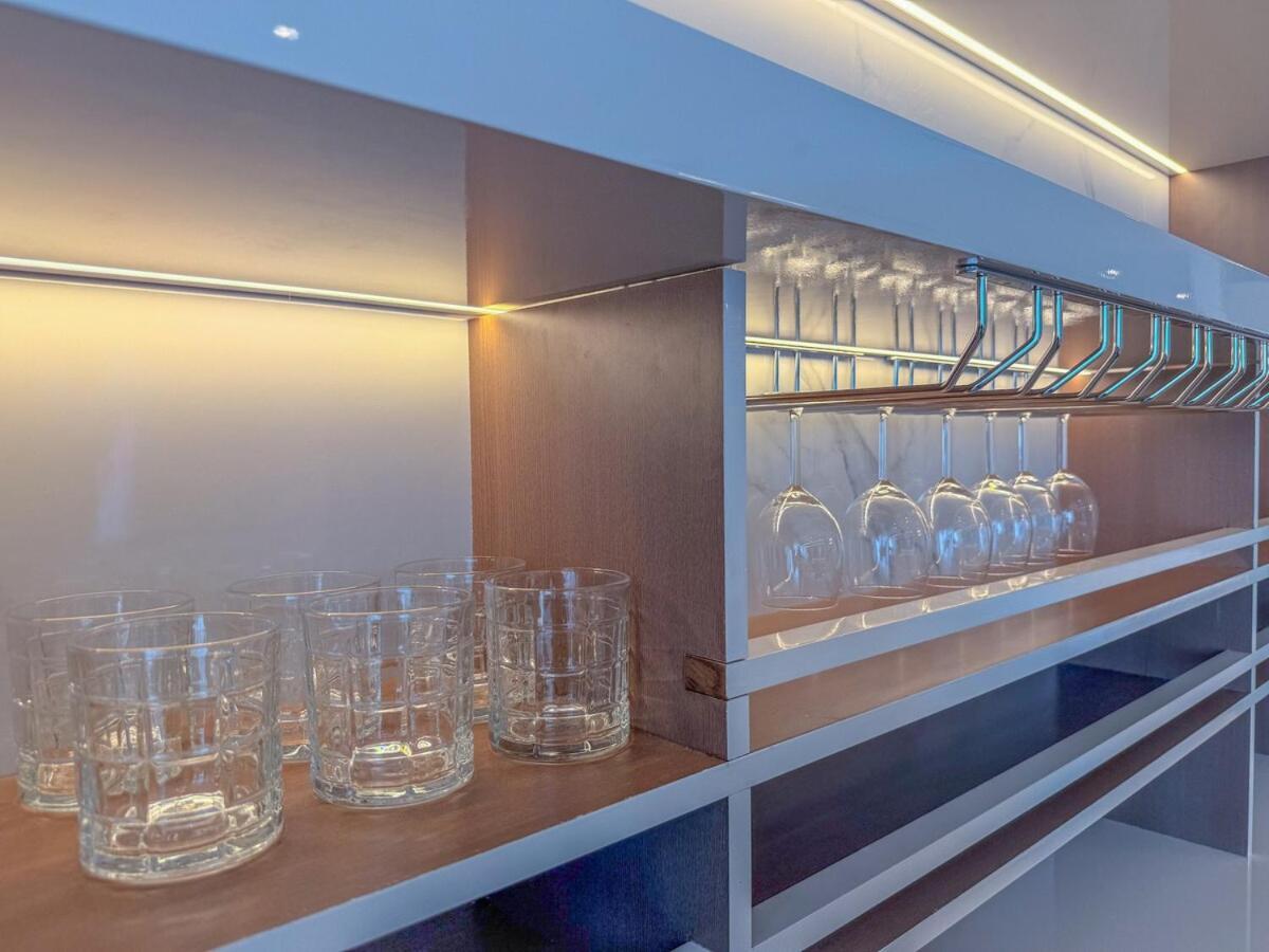 Elegant 2-br With Modern Comfort Apartment Dubai