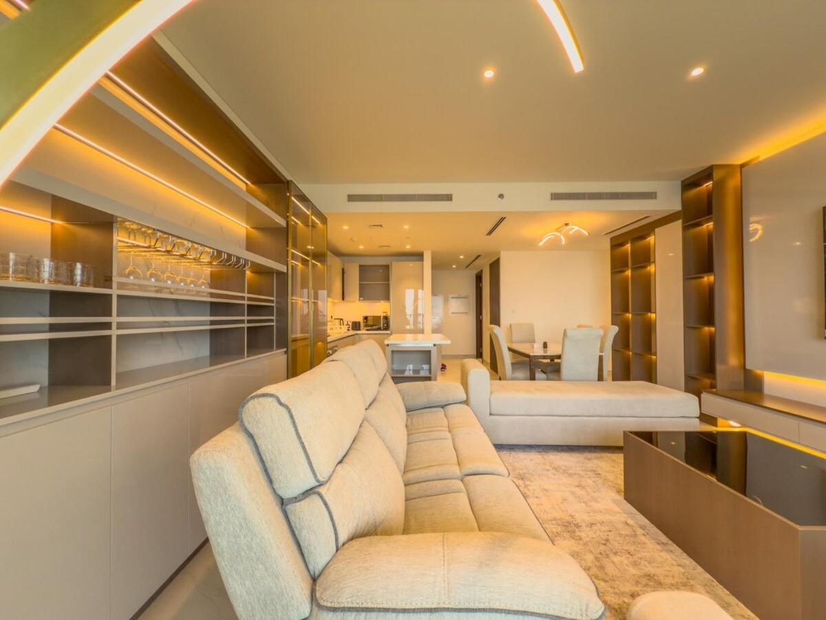 Elegant 2-br With Modern Comfort Apartment