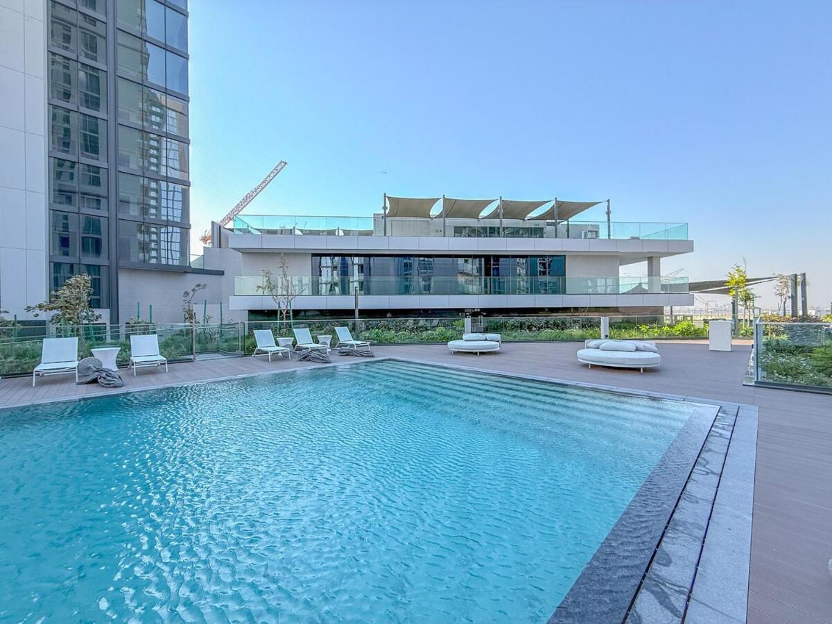 Elegant 2-br With Modern Comfort *