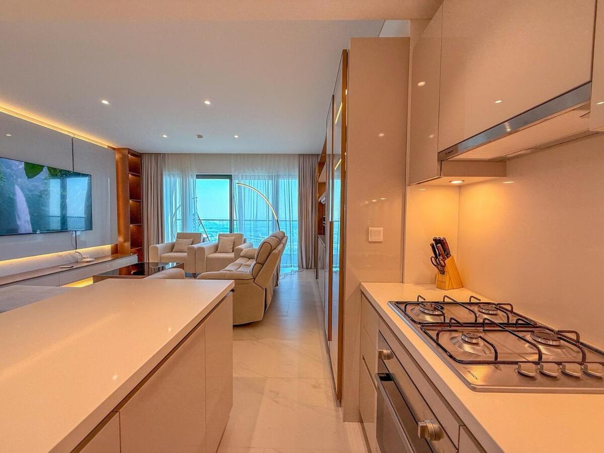 Elegant 2-br With Modern Comfort
