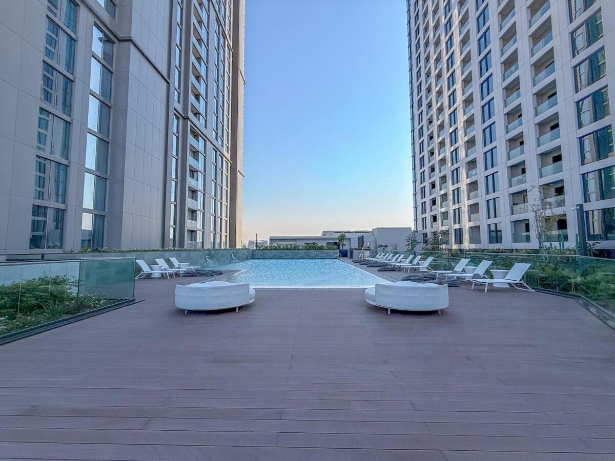 Elegant 2-br With Modern Comfort *